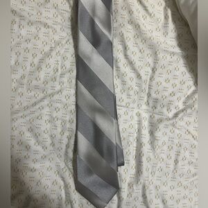 Stafford Silver and Gray Striped Tie